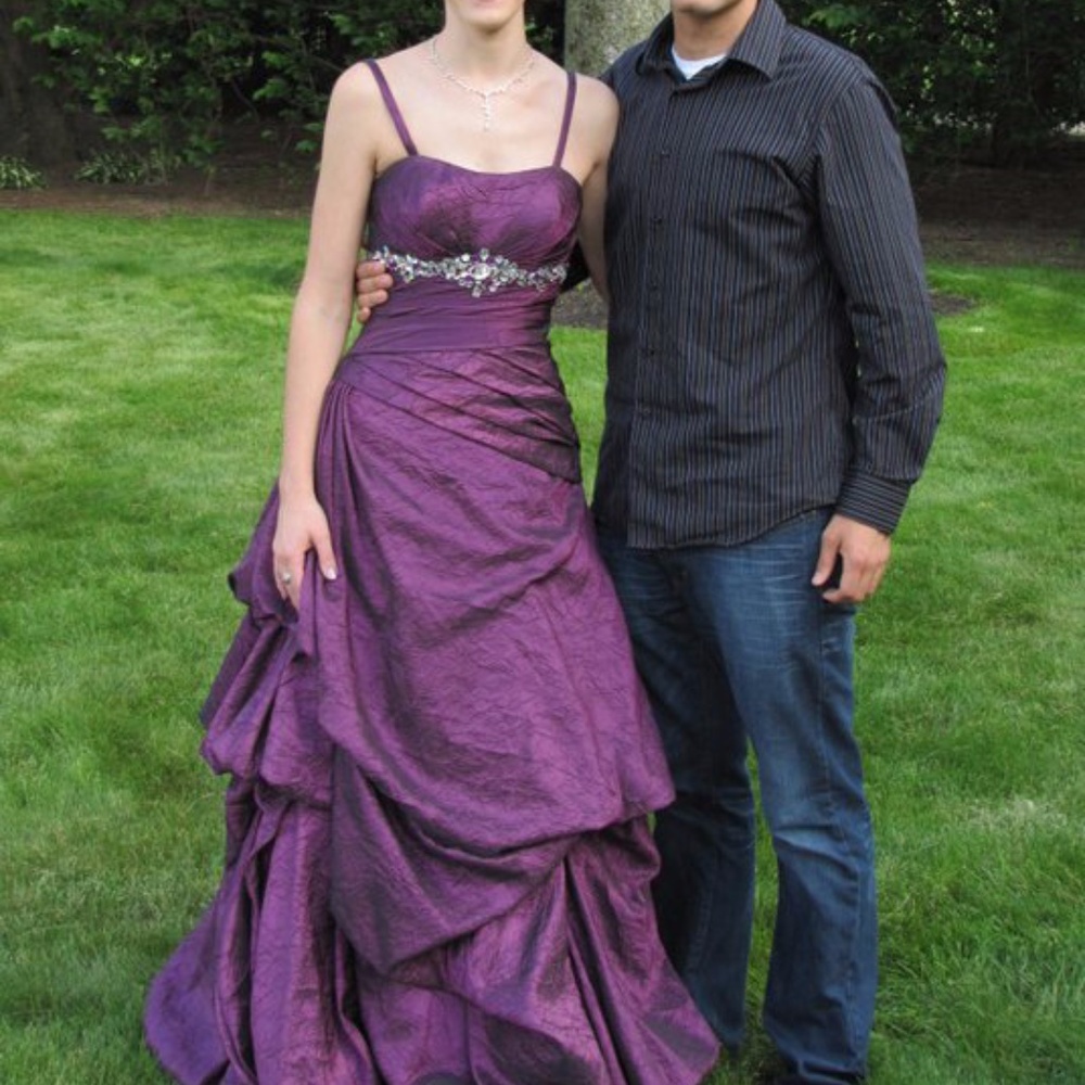 Full Length Formal Gown/Prom Dress
